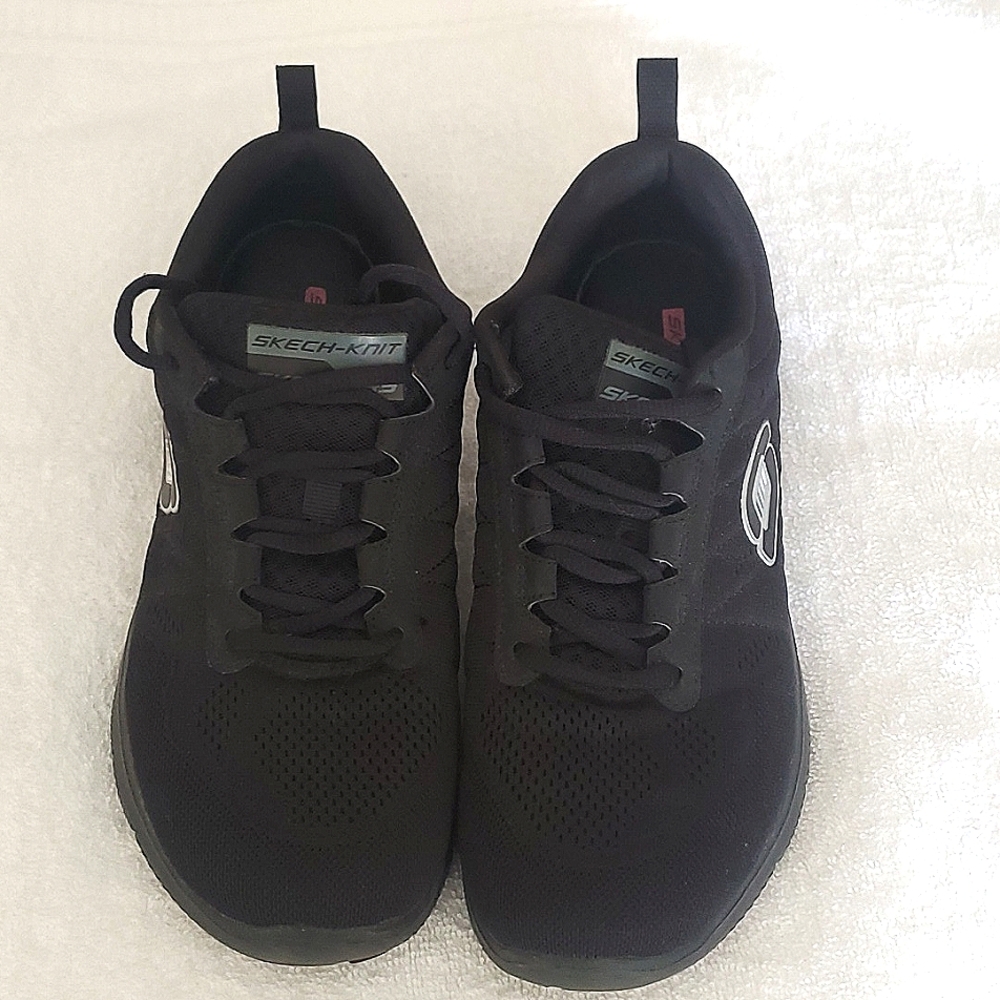 Sketchers Dual-lite Size 8